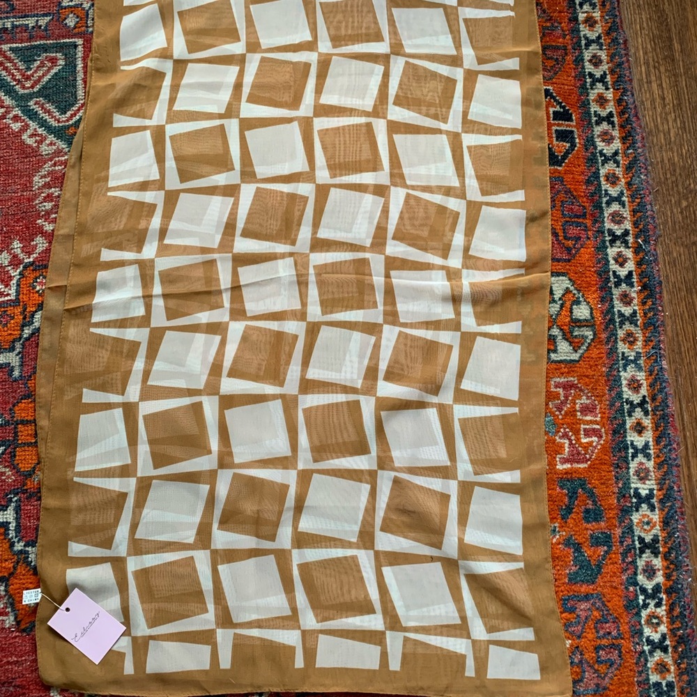 Geometric Tan and White Scarf